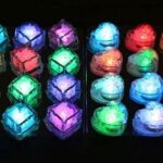 幻想的なイベント用光の演出アイテム「光る氷 レインボー LEDアイスライト キューブ・ハート」